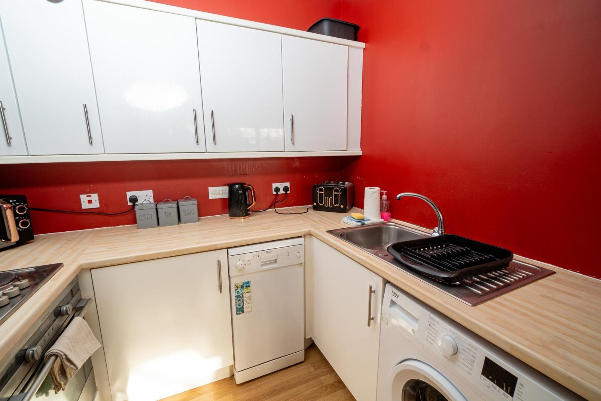 Cozy And Modern 2-Bed Apartment 斯旺西 外观 照片