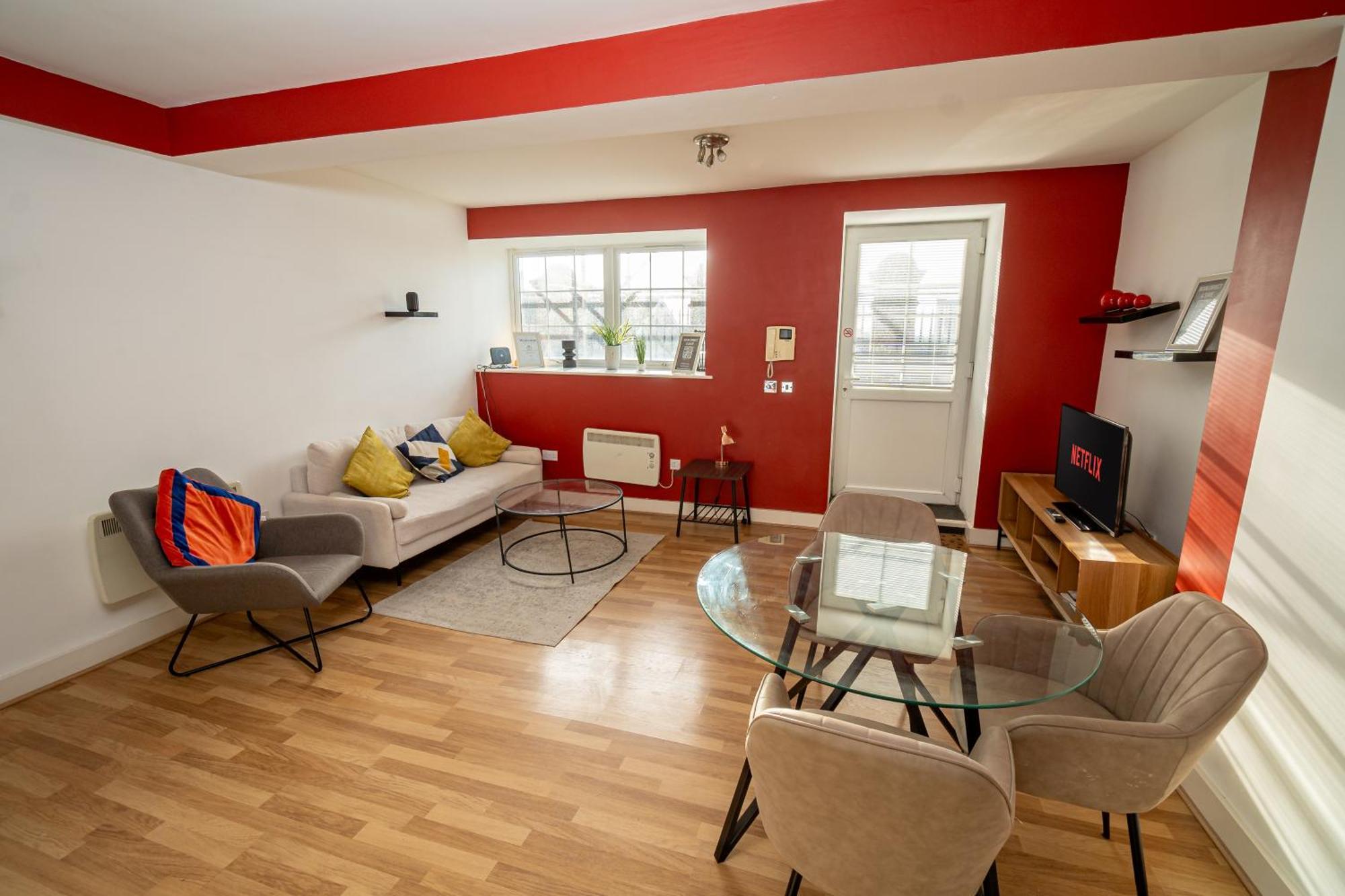 Cozy And Modern 2-Bed Apartment 斯旺西 外观 照片